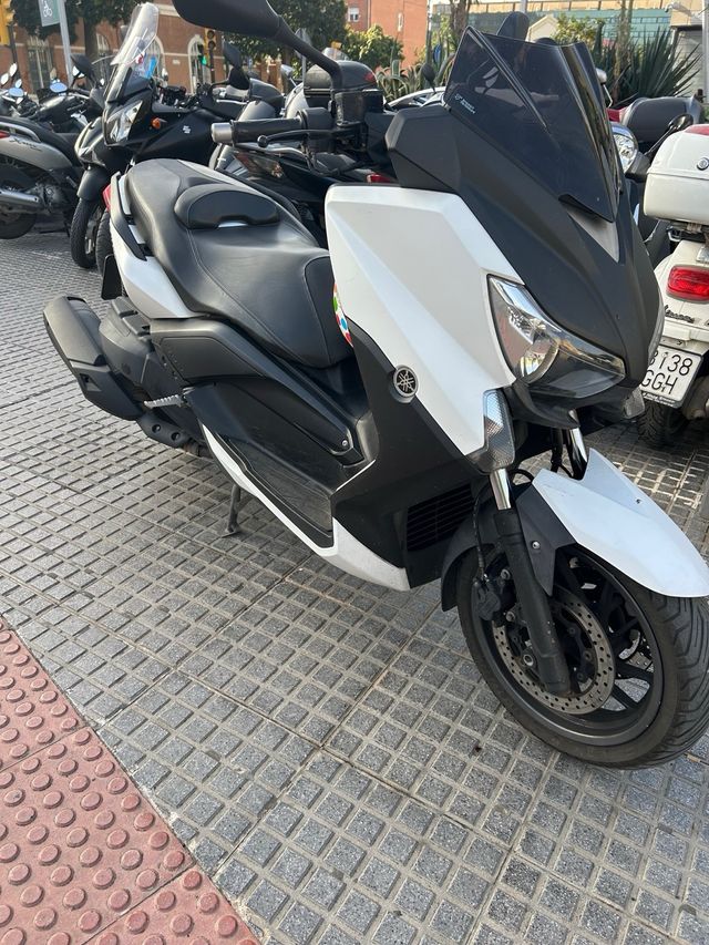 Yamaha Xmax400