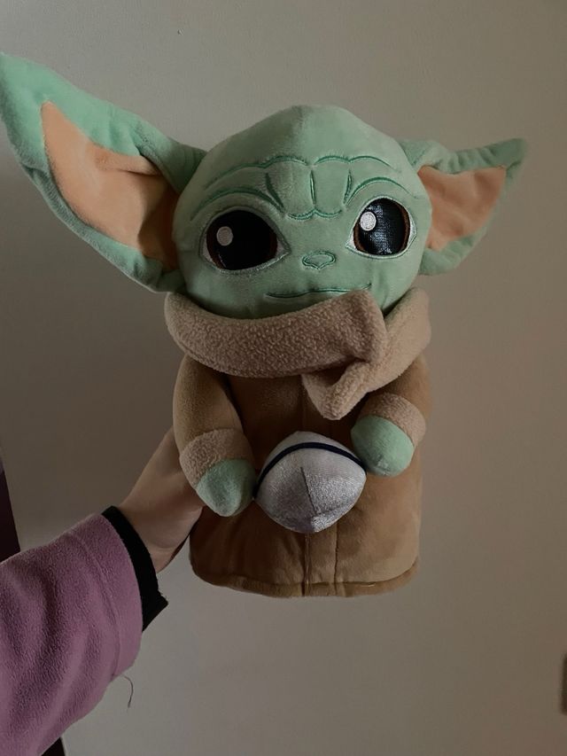 Peluche baby yoda