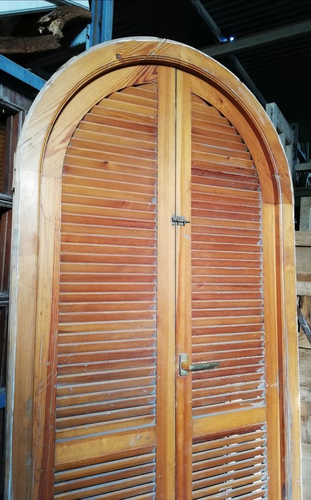 PUERTA INTERIOR ANTIGUA CON TRAGALUZ