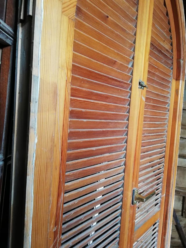 PUERTA INTERIOR ANTIGUA CON TRAGALUZ