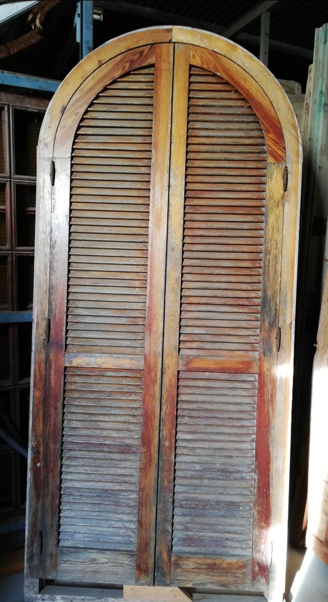 PUERTA INTERIOR ANTIGUA CON TRAGALUZ