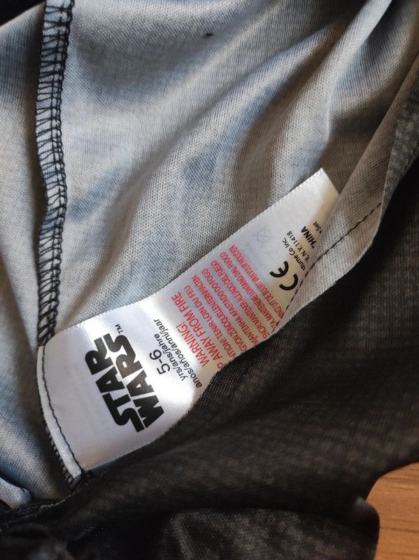 Máscara y capucha infantil Kylo Ren Star wars