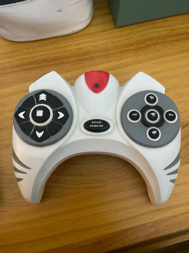 Robot dinosaurio teledirigido