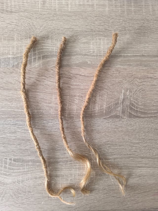 rastas rubias naturales recién hechas