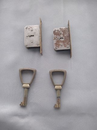Cerraduras antiguas armario 3,5€ la unidad