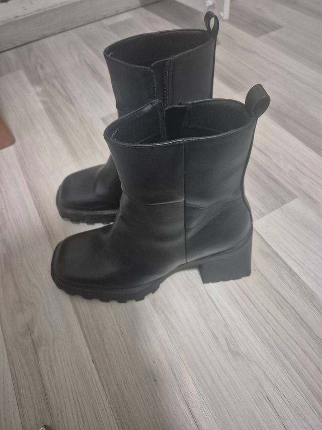 Botas