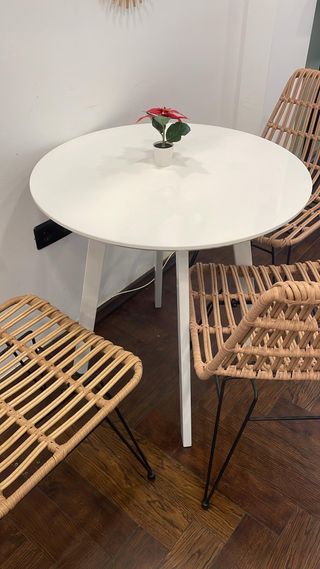 Tavoli rettangolari e rotondi in vendita