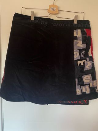 Falda estampada marca Desigual