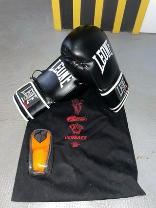 Guantes de boxeo y cintas