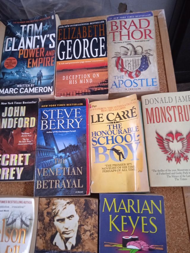 Lote 22 libros en ingles  1 euro unidad todos 20