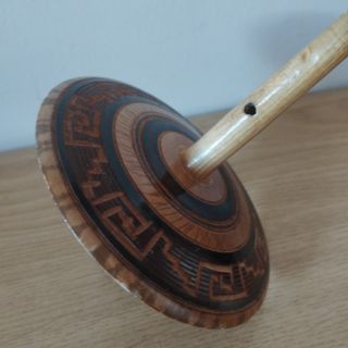 Peonza madera antigua