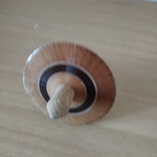 Peonza madera antigua