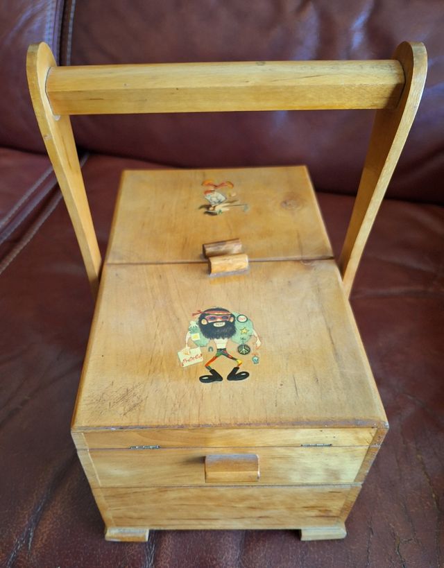 Costurero vintage madera