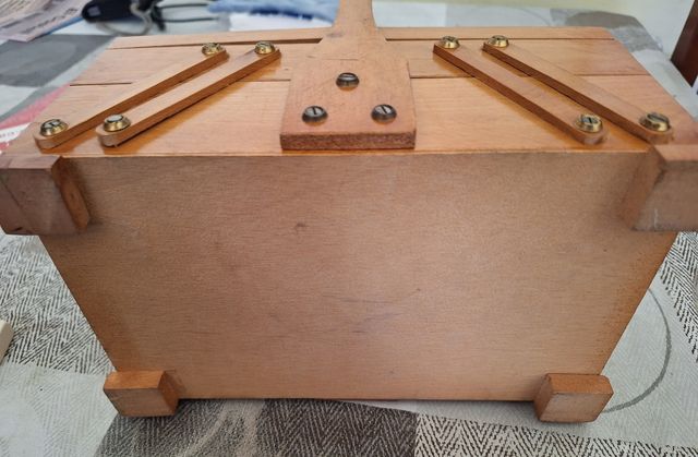 Costurero vintage madera