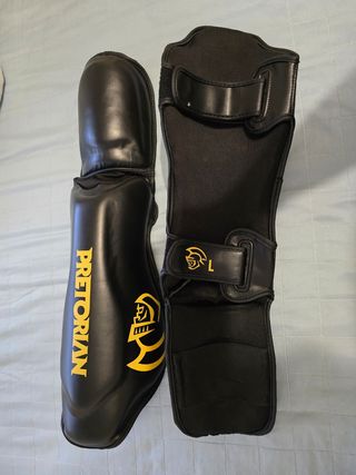 Caneleiras para luta