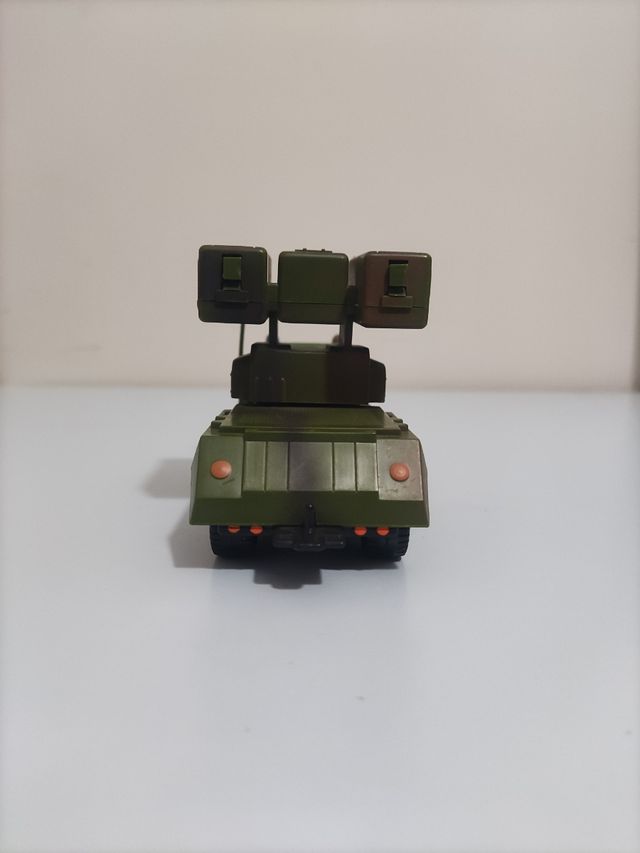 Toy war vehicle 
