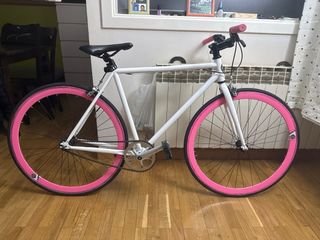 Bicicleta Urban Fixie blanca y Rosa 