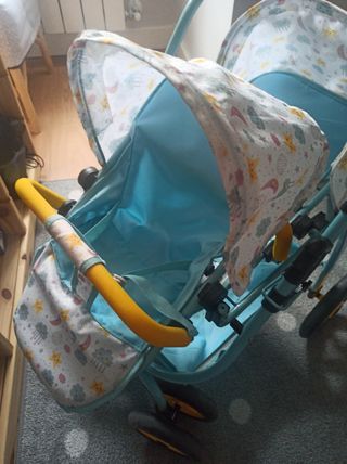 Carrito gemelas muñecas