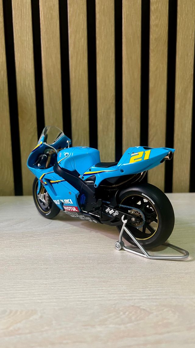 Suzuki GSXV Hopkins 1/12