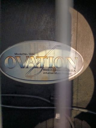 Guitarra Ovation mod. 1624