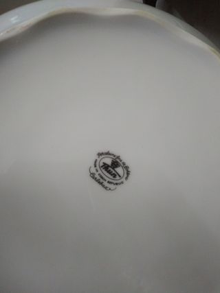 Sopera grande blanca con plateado