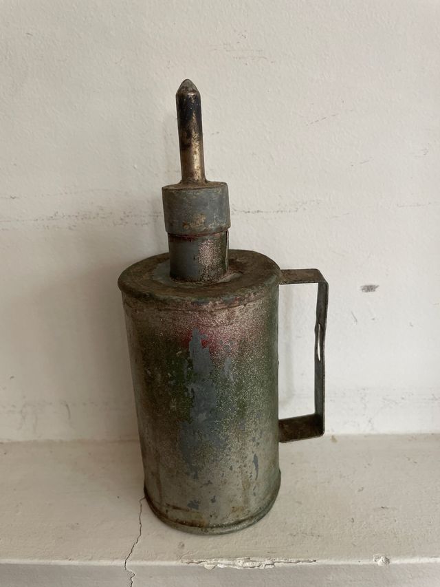 Antigua lampara de carburo