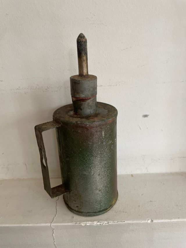 Antigua lampara de carburo