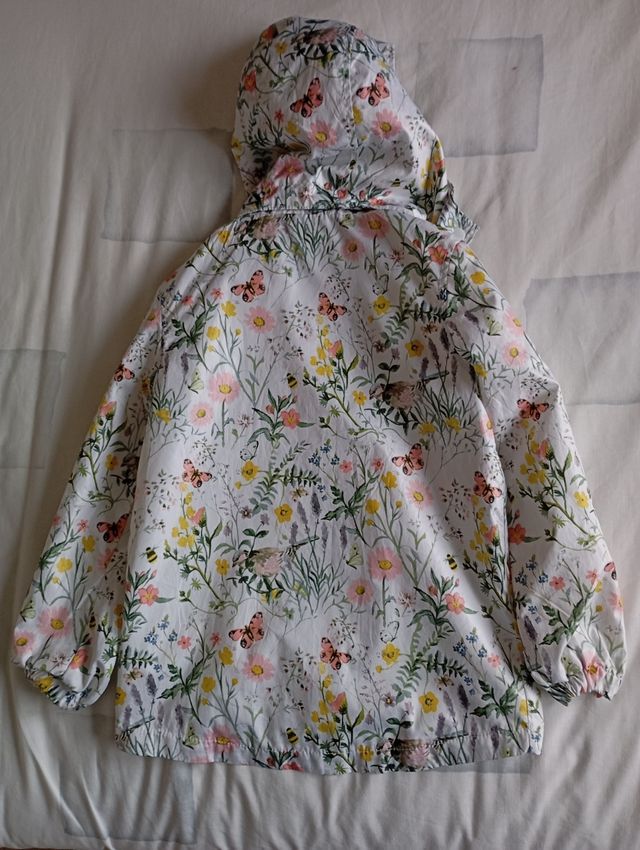 CHAQUETA CHUBASQUERO NIÑA H&M TALLA 7-8