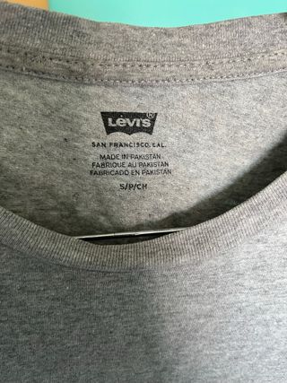 camiseta levis