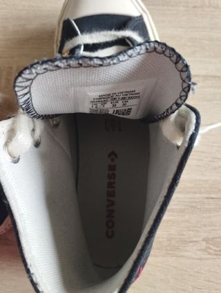 Converse negras con corazones niña