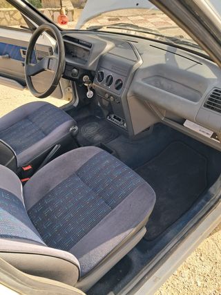 Peugeot 205 1992