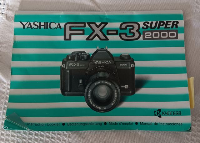 Camara de fotos Yashica Fx3 súper 2000