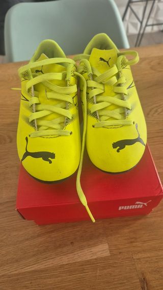 Botas de fútbol 28