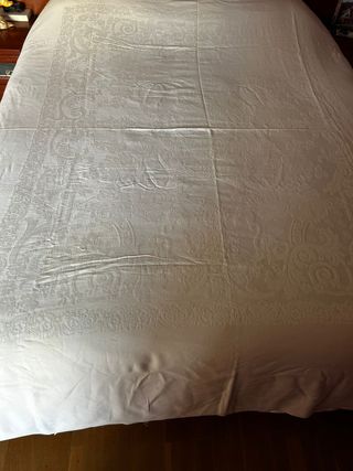 Colcha blanca 228cm x 205cm de largo por ancho