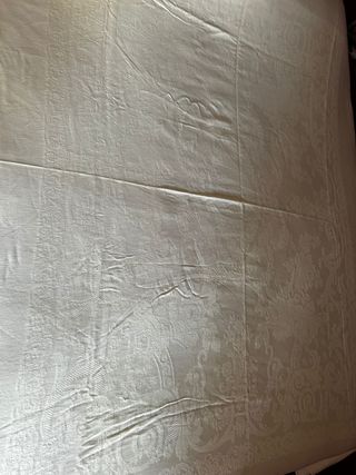 Colcha blanca 228cm x 205cm de largo por ancho