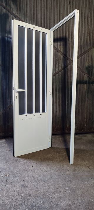 Puerta aluminio