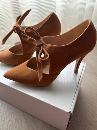 Zapato de tacon y piel