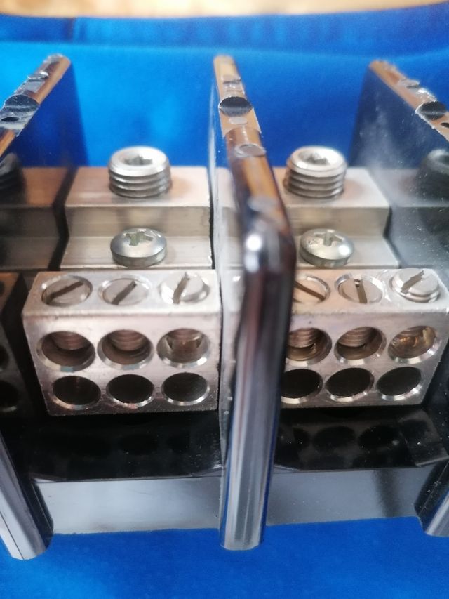 Bornas para conexiones