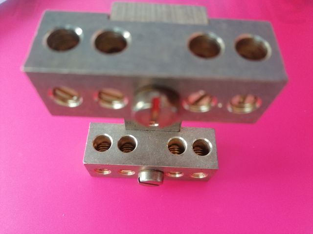 Bornas para conexiones