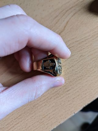 Anillos dorados varios tipos, tipo sello