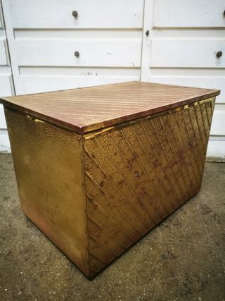 Baúl. Caja. Forrada metal