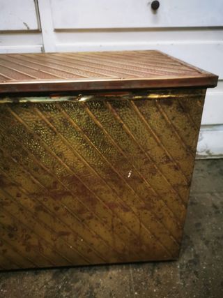 Baúl. Caja. Forrada metal