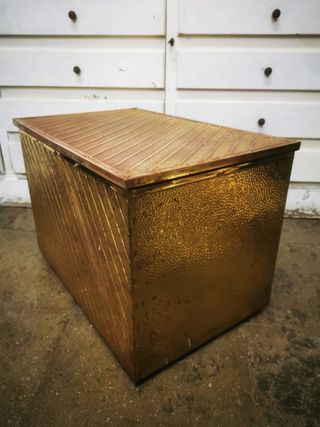 Baúl. Caja. Forrada metal
