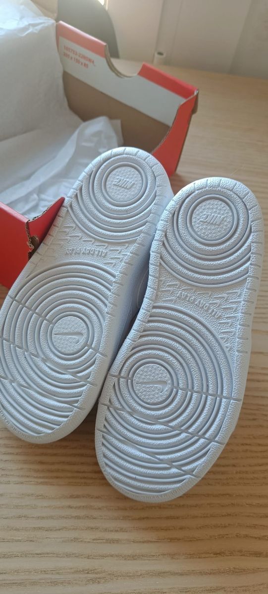 NIKE Court Borough Low 2 Blancas talla 27