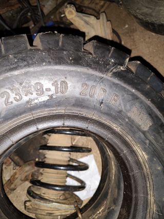 Ruedas toro mecánico no son mazizas llevan cámara