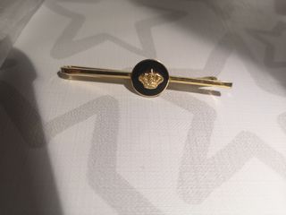 Pisa corbatas con corona 