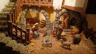 Belen y figuras artesanal con luz