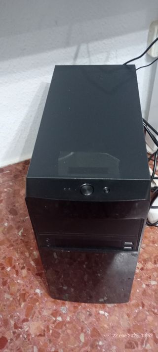 Ordenador de sobremesa con torre