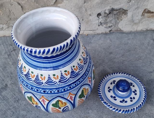 Tibor cerámica firmada de Sanguino.