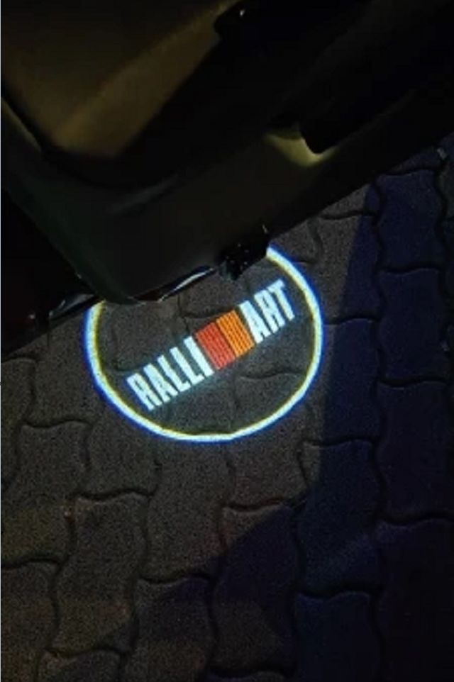 PROYECTORES LED PUERTAS LOGO MITSUBISHI